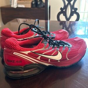 NIKE men’s air max torch 4 red & black size 13 EXCELLENT condition! ❤️🖤L👀K❤️🖤